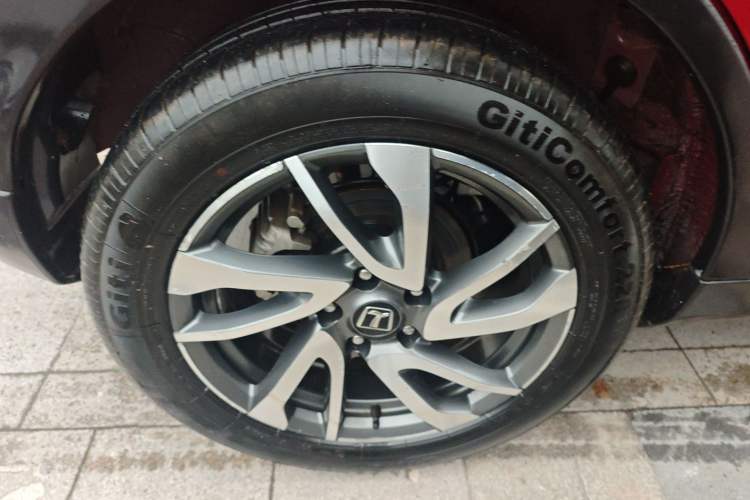 Used Luxgen U5 SUV 2017 1.6L Manual Knight Edition
