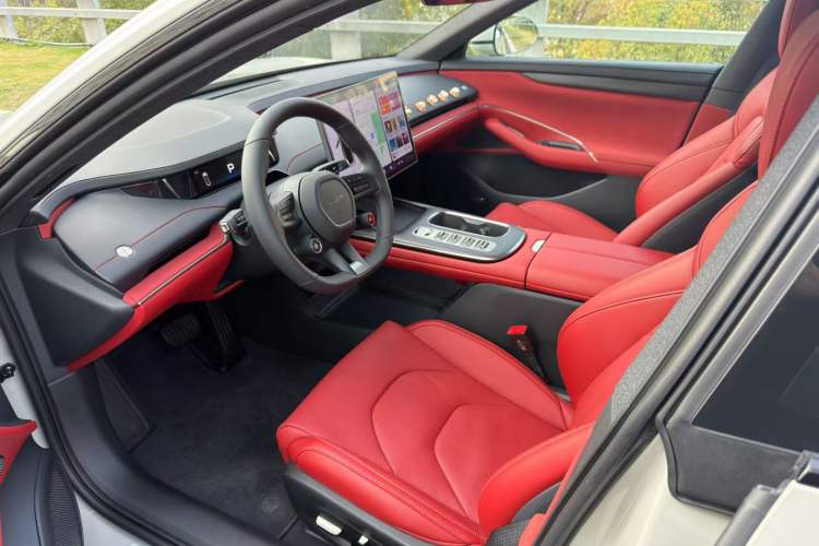 Used  SU7 2024 Rear-Drive Ultra-Long Range Advanced Pro-Level Intelligent Driving Version