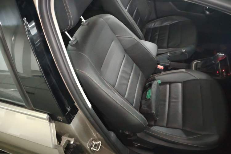 Used Volkswagen Bora 2016 1.6L Automatic Comfort Model
