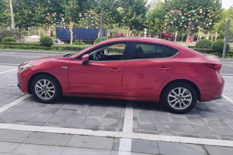 Used Mazda Mazda 3 Axela 2014 Sedan 1.5L Automatic Luxury Model
