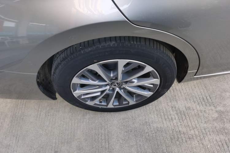 Used Lexus ES 2022 200 Excellence Edition
