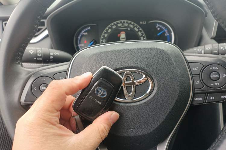 Used Toyota RAV4 2020 Dual-Motor 2.5L E-CVT Four-Wheel Drive Flagship Edition