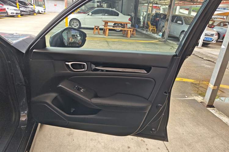 Used Honda Civic 2023 240TURBO CVT Dynamic Edition
