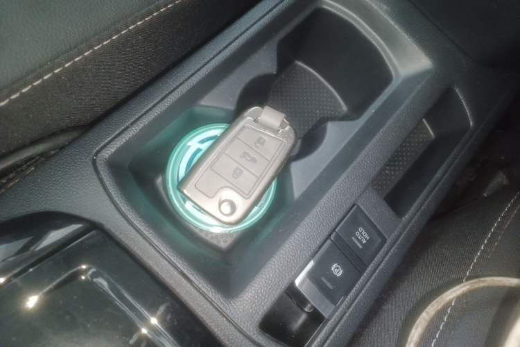 Used Volkswagen T-ROC 2021 280TSI DSG Two-Wheel Drive Comfort Connect Edition