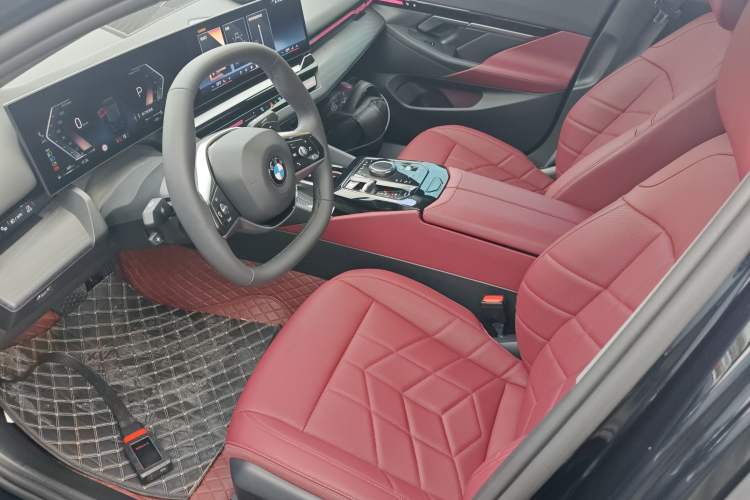 Used BMW 5 Series 2024 525Li Luxury Package
