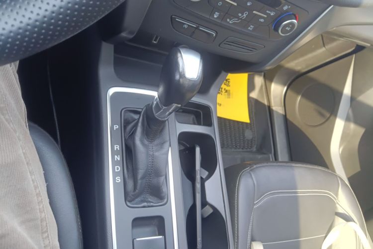 Used Ford Kuga 2017 EcoBoost 180 Two-Wheel-Drive Tiger Leap Model
