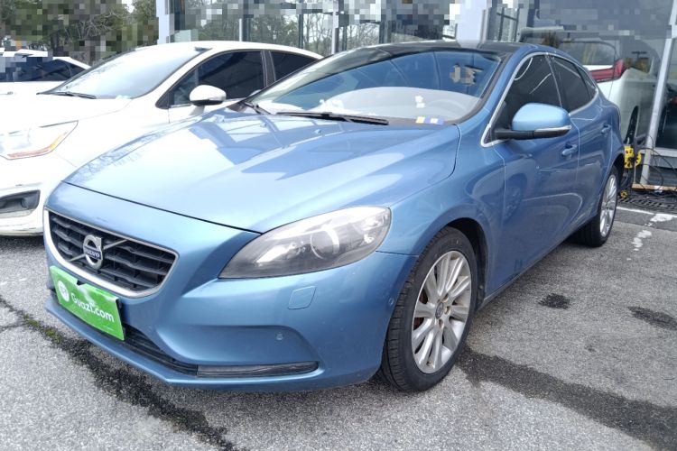 Used Volvo V40 2016 T4 Smart Luxury Edition