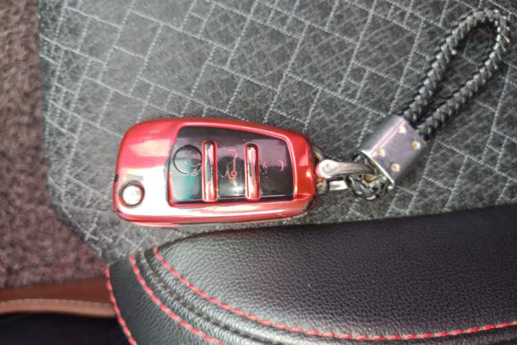 Used Cowin C3R 2015 1.5L Manual Yellow Diamond Edition
