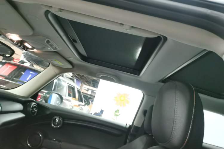 Used  MINI 2016 1.2T ONE Pioneer Edition
