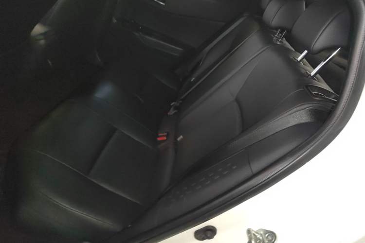 Used Toyota IZOA 2020 2.0L Yichi Version
