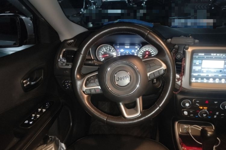 Used  Compass 2017 200T Automatic Family Edition