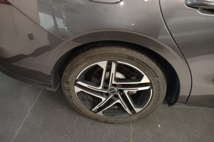 Used Roewe D7 2023 DMH 125km Flagship Edition
