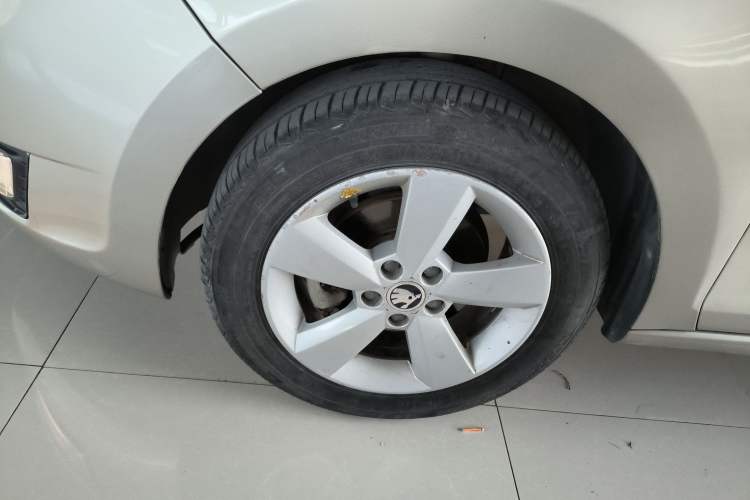 Used Skoda Rapid 2013 1.6L Automatic Smart Selection Model
