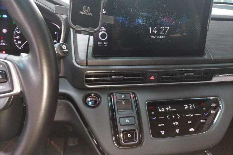 Used Honda Elysion 2022 2.0L eHEV Prestige Edition
