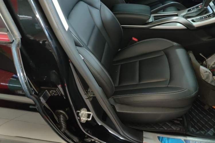 Used Geely Auto Emgrand X7 Sport 2016 1.8TD Automatic ZhiShang Model
