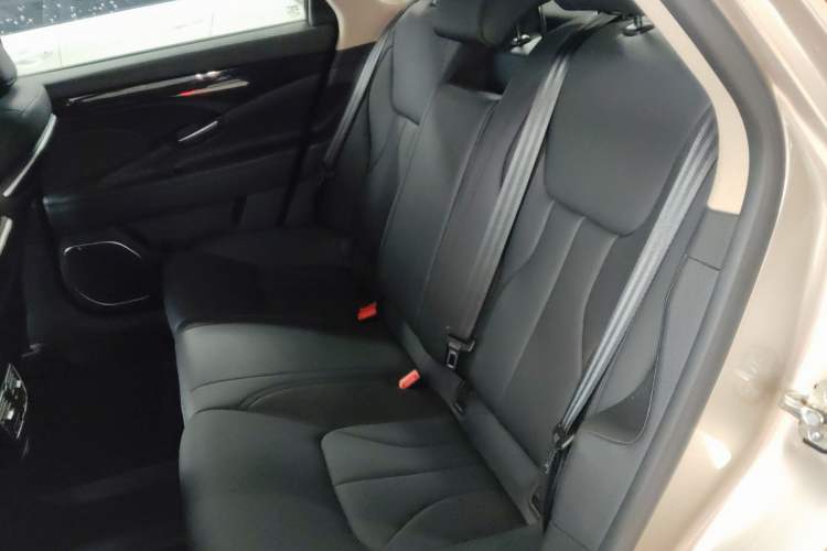 Used Geely Auto Emgrand GT 2015 2.4L Comfort Model