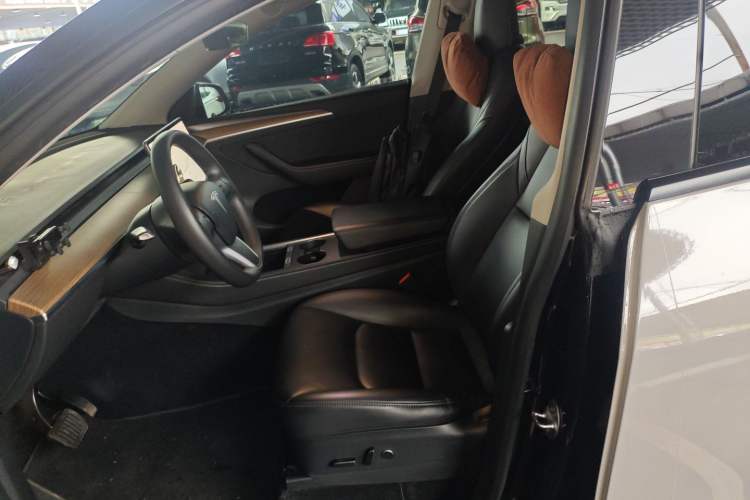 Used Tesla Model Y 2021 Standard Range Rear-Wheel Drive Version