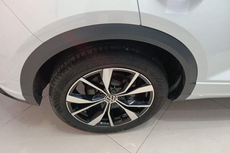 Used Volkswagen T-ROC 2023 300TSI DSG Two-Wheel-Drive Chen Guang Edition