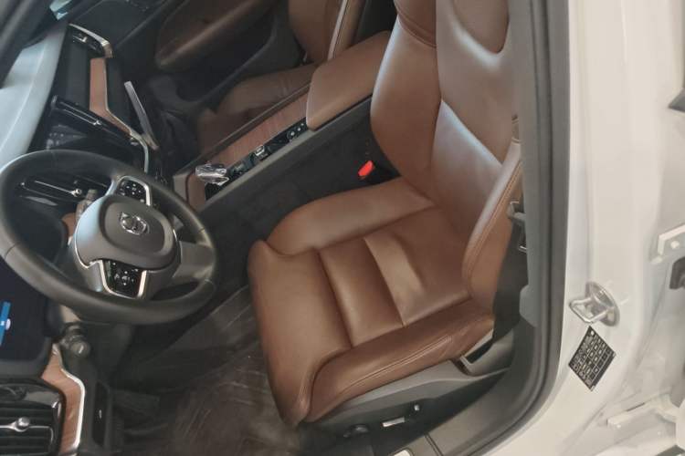 Used Volvo S60 2024 B4 Zhiyuan Luxury Edition
