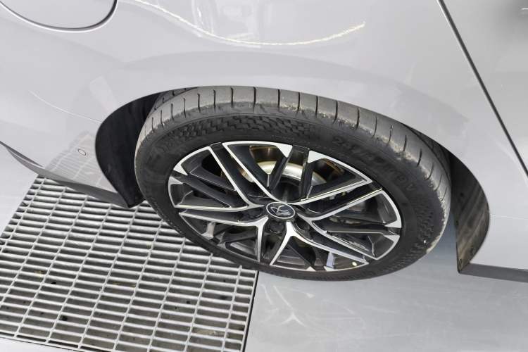 Used BYD Han 2024 EV Glory Edition 605KM Front-Wheel-Drive Premium Model
