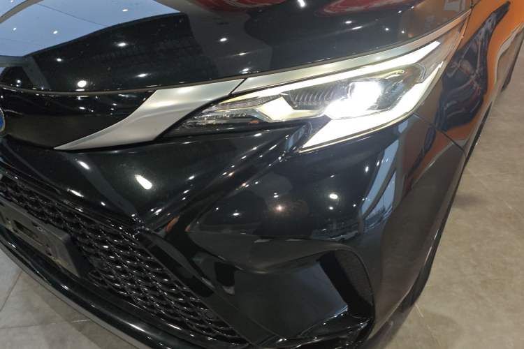 Used Toyota Sienna 2021 2.5L Hybrid Luxury Edition
