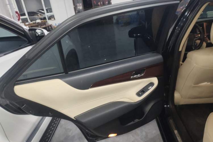 Used Toyota Crown 2015 2.0T Fashion Edition
