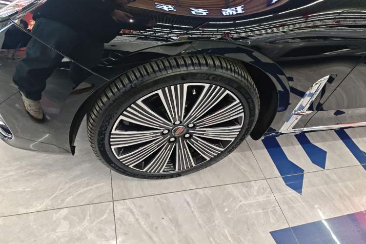 Used Hongqi H9 
