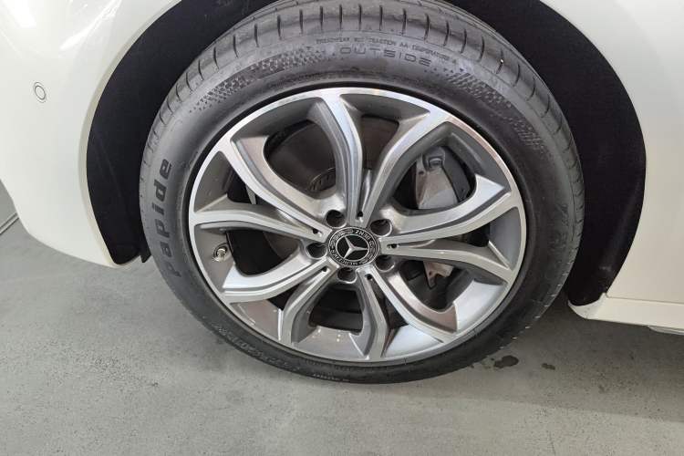 Used Mercedes-Benz E-Class 2020 E 300 L Sporty and Stylish Model
