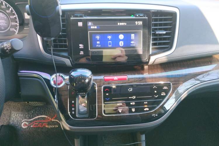 Used Honda Odyssey 2015 Updated Version 2.4L Smart Edition
