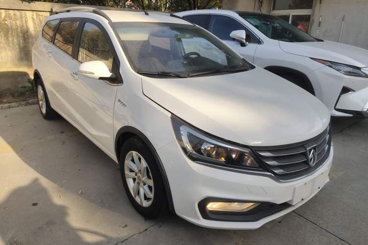 Used Baojun 310W 2017 1.5L Manual Fashion Model China V
