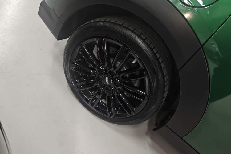 Used MINI MINI 2022 Updated 1.5T COOPER Artist Five-Door Edition