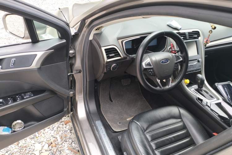 Used Ford Mondeo 2013 2.0L GTDi 200 Luxury Model
