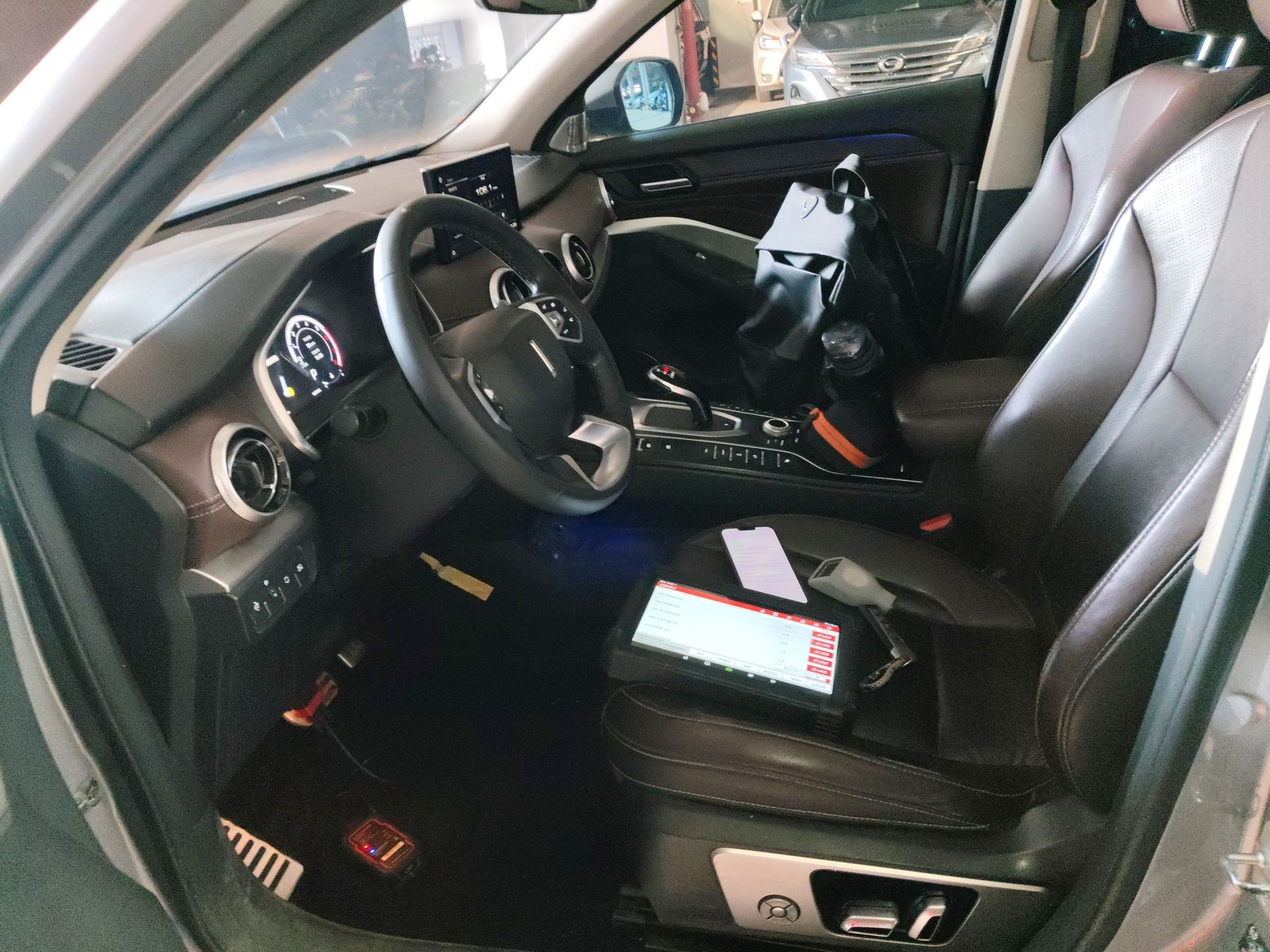 المقاعد الأمامية داخل السيارة