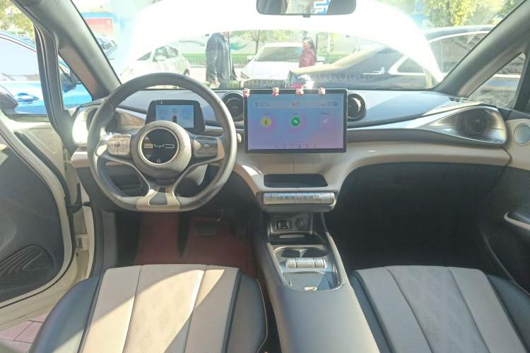 Used BYD Dolphin 2023 420 km Fashion Edition
