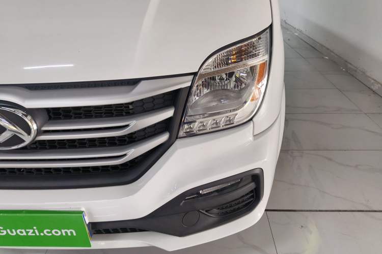 Used SAIC MAXUS Xintu V80 2023 2.0T Manual Classic Aoyuntong Long Wheelbase Mid-Height 6/7/8/9-Seater