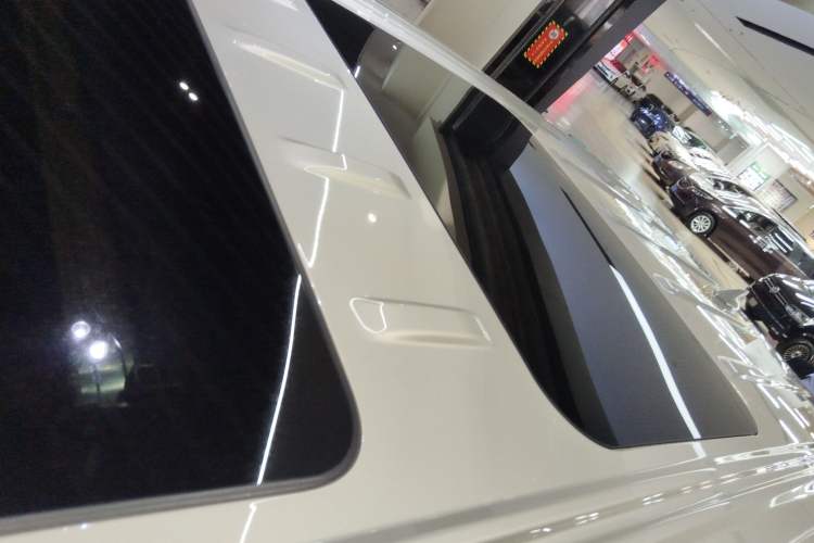 Used Buick GL8 2021 ES Landtrek 653T Luxury Model
