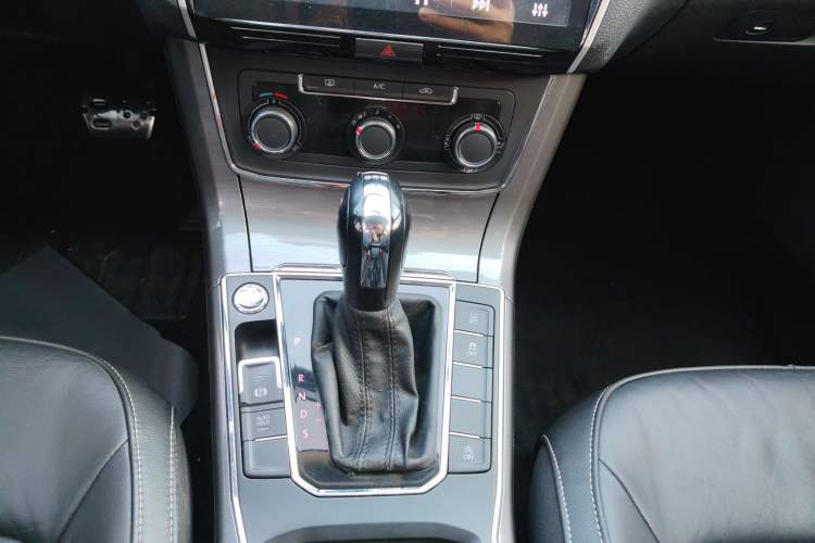 Used Volkswagen Passat 2017 280TSI DSG Luxury Edition
