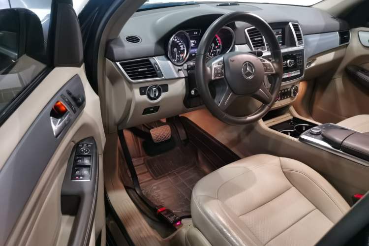 Used Mercedes-Benz M-Class 2015 ML 320 4MATIC