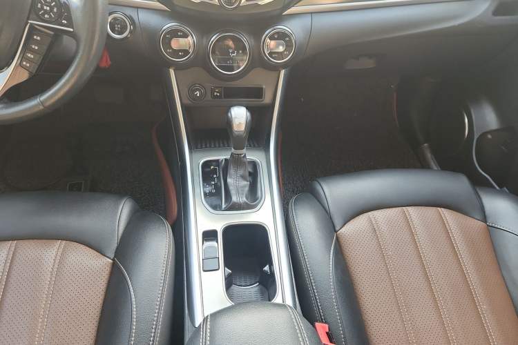 Used BYD Song 2016 GaiShi Edition 1.5TID Automatic Elite Model
