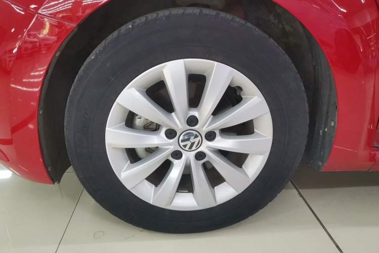 Used Volkswagen Beetle 2015 180TSI model
