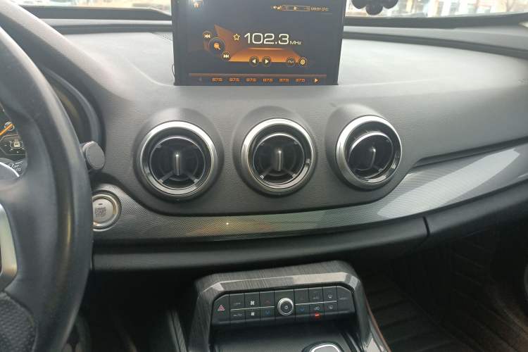 Used Wey VV7 2017 2.0T Ultra-Luxury Version
