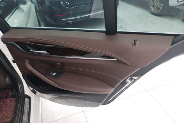 Used BMW 5 Series 2020 525Li Luxury Package
