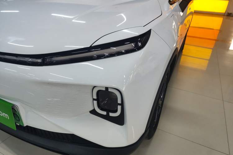 Used Geometry E Firefly 2024 401 km Fluorescent
