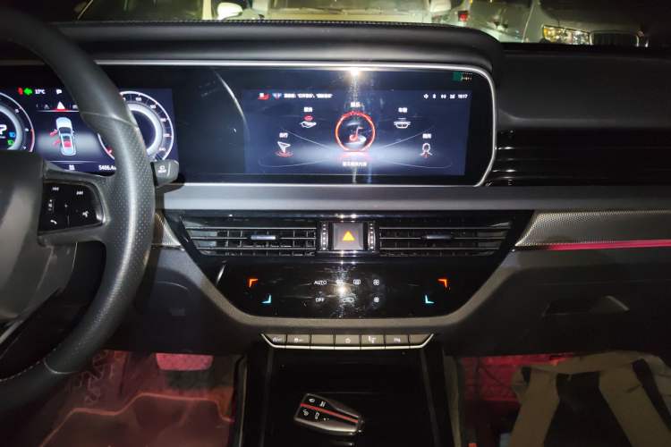 Used Hongqi HS5 2022 Facelifted Version 2.0T Smart Connect Flagship All-Wheel-Drive Edition