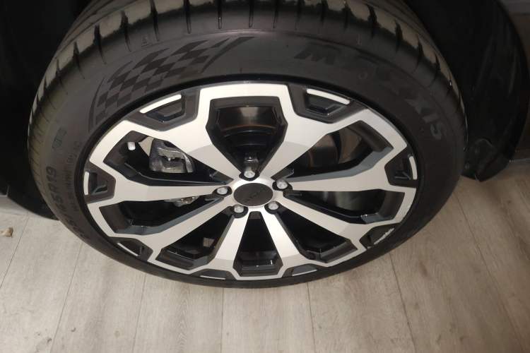 Used AION V 2024 Aion Tyrannosaurus 650 Smart Premium Edition
