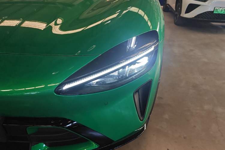 Used  YU7 2025 Ultra-Long Range High-Performance All-Wheel-Drive Max Edition
