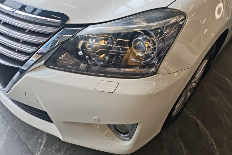 Used Toyota Crown 2012 2.5L Royal Navigation Edition
