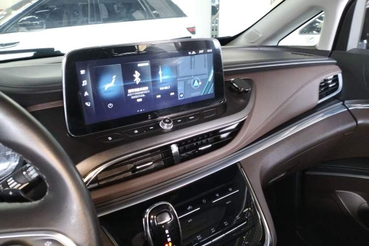 Used Buick GL8 2022 Land Business Class 652T Luxury Model