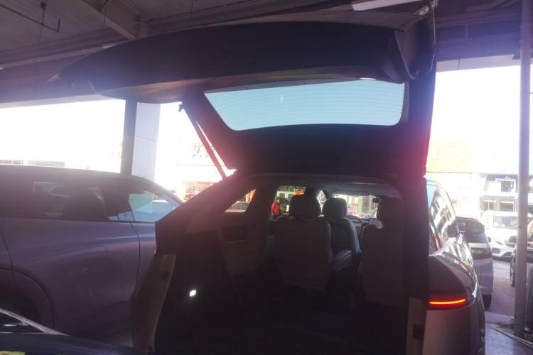 Used XPeng X9 2025 740 Ultra-Long Range Max