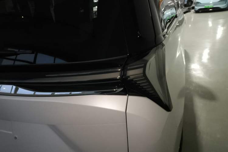 Used Buick GL8 New Energy 2024 Lu Zun Luxury Edition 7-Seater
